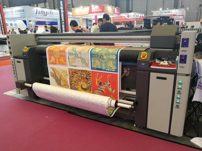 La machine d'impression de sublimation de Digital de grand format sautent des imprimantes de tissu de drapeau 5