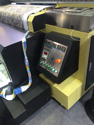Machine d'impression de sublimation avec 4 têtes d'Epson DX7 pour la diverse fabrication de drapeau